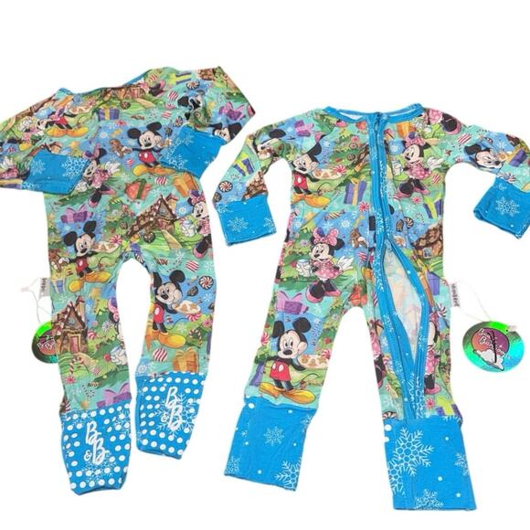 NWT Mickey & Minnie Christmas Bamboo Zip Onesie Disney 6-12 Months Grippy Feet - Picture 14 of 14